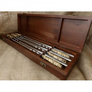 Подарочный набор для мужчины: 6 шампуров с бронзовыми ручками в деревянном кейсе B800134