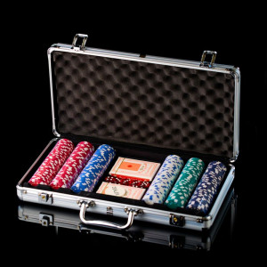 Набор для покера B111617 подарочный на 300 фишек без номинала